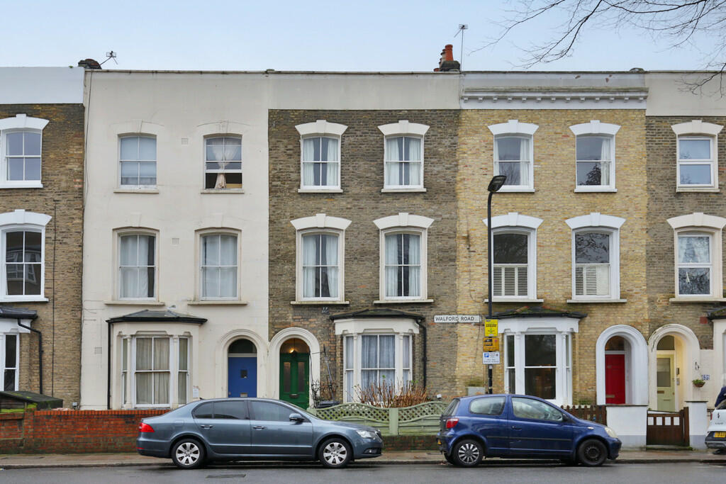 4 bedroom terraced house for sale in Walford Road, N16