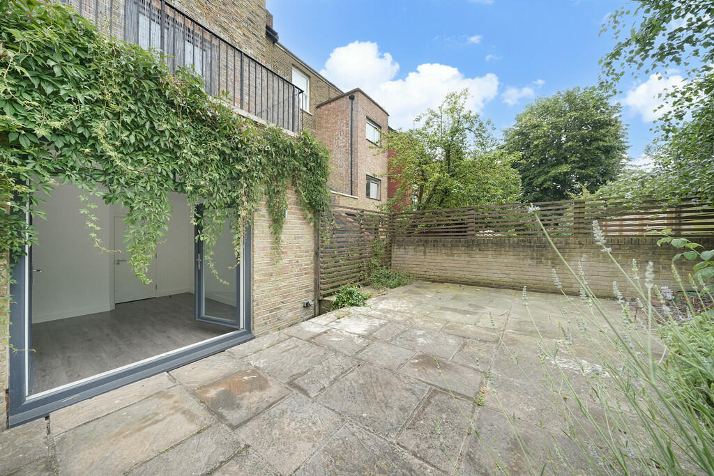 Main image of property: 34 Wilberforce Road