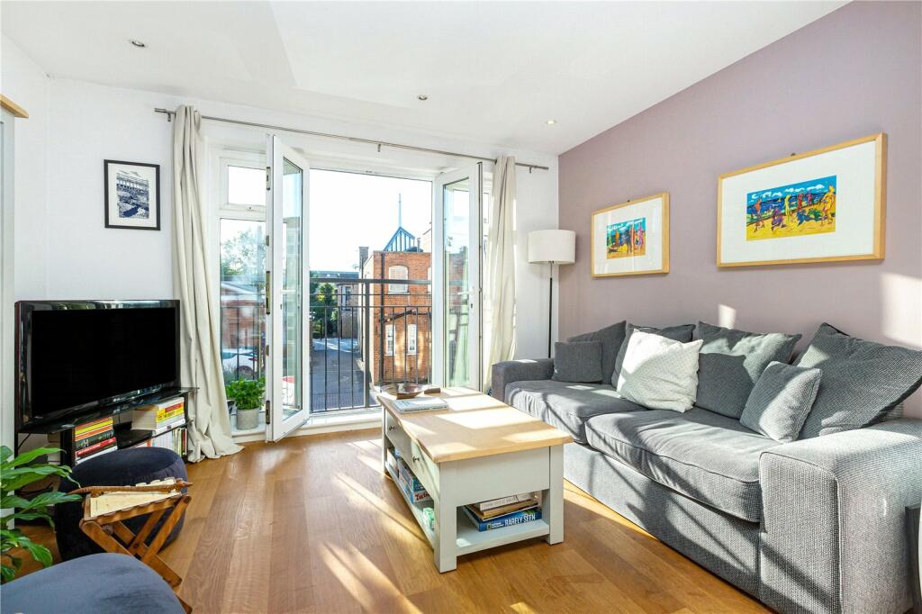 1 bedroom apartment for sale in Compton Road, Wimbledon, London, SW19