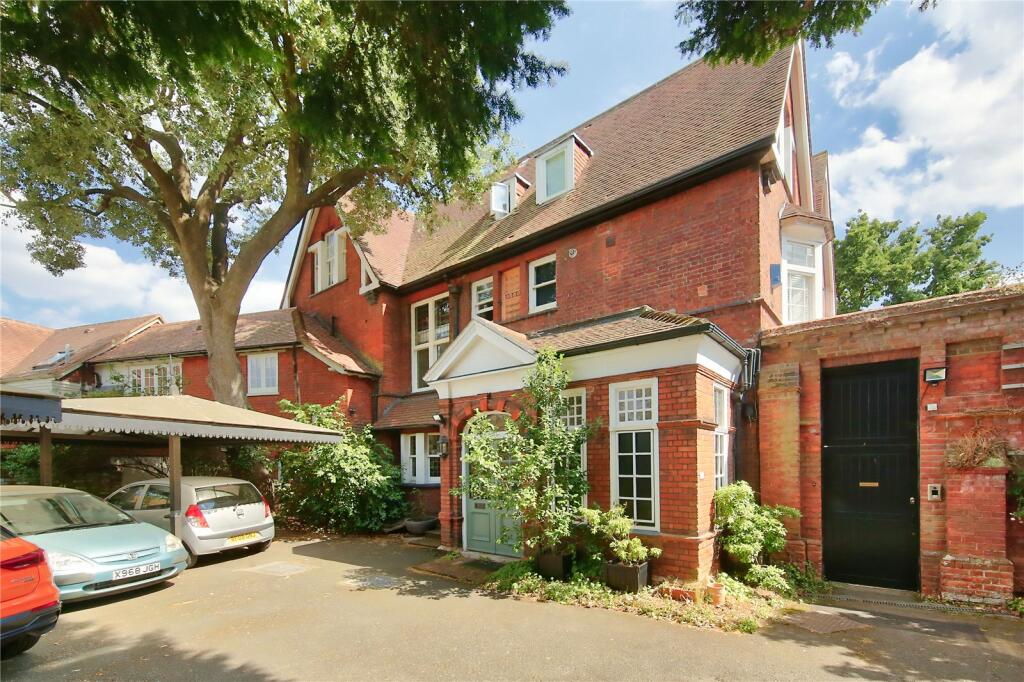 3 bedroom apartment for sale in Berkeley Place, Wimbledon, London, SW19