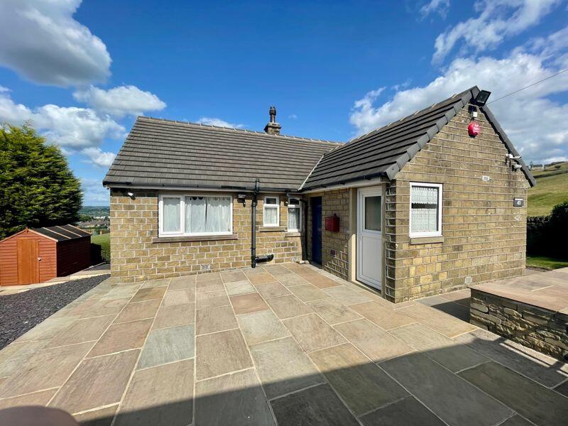 2 bedroom detached bungalow for sale in Blackley Road, Elland, HX5