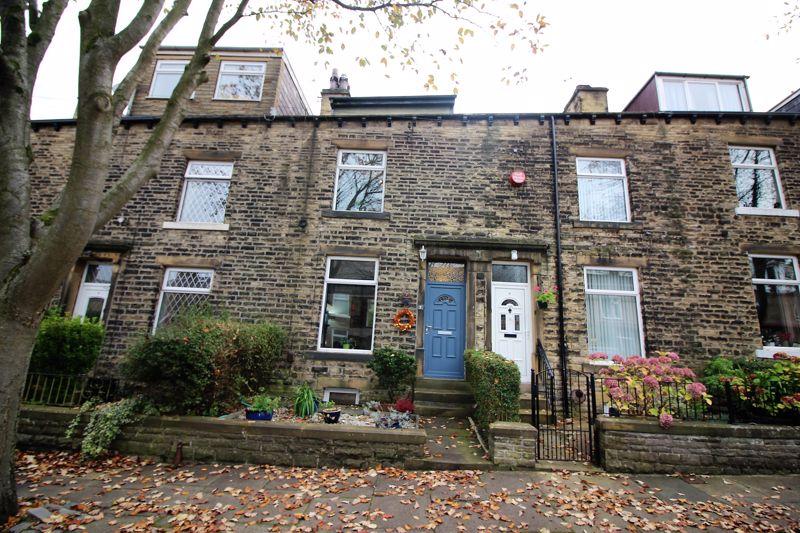 3 bedroom terraced house for sale in St. Annes Road, Skircoat Green