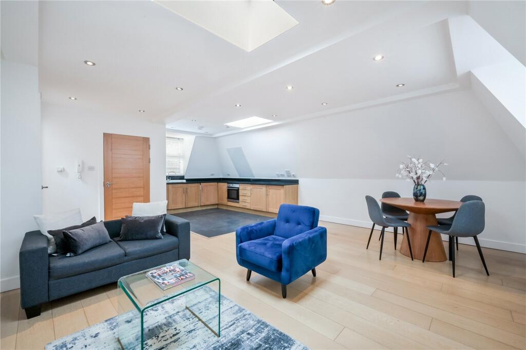 Main image of property: Clemence Street, London, E14