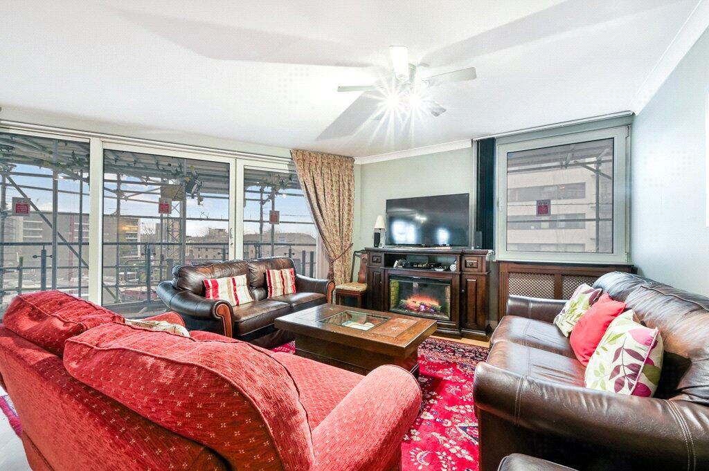 Main image of property: Boardwalk Place, London, E14