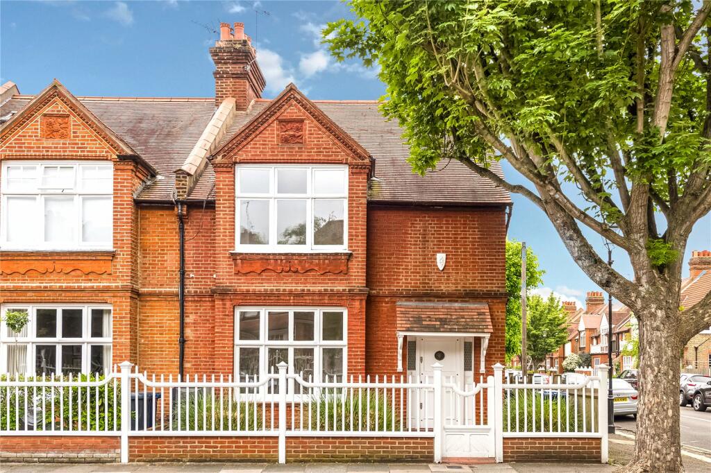4 bedroom semi-detached house for rent in Woodstock Road, Chiswick, London, W4