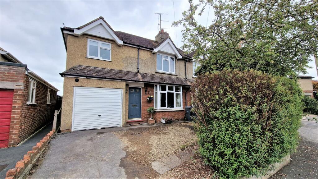 4 bedroom semidetached house for sale in Park Avenue, Chippenham, SN14