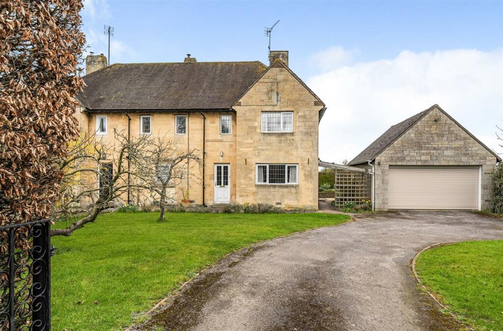 3 bedroom semidetached house for sale in Malmesbury Road, Lower