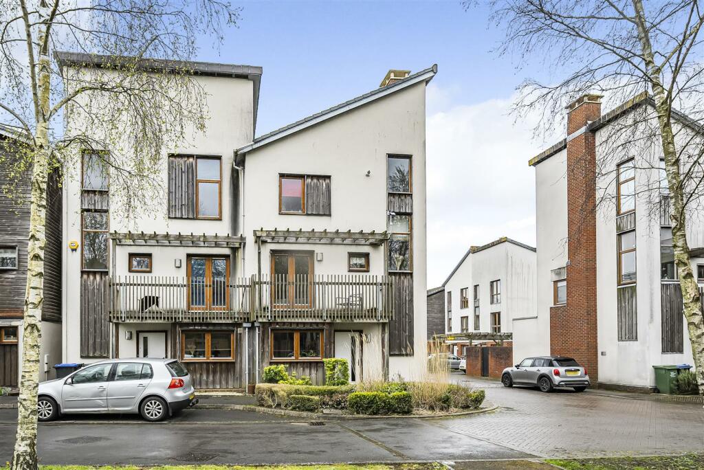 4 bedroom semidetached house for sale in Great Mead, Chippenham, SN15