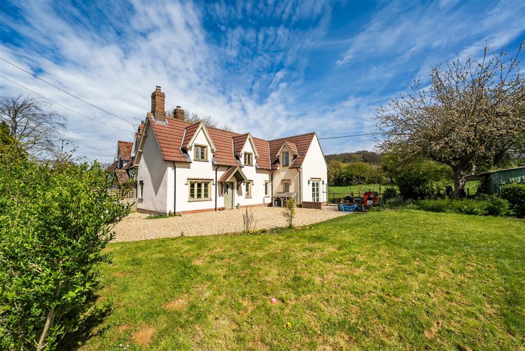 3 bedroom semidetached house for sale in Compton Bassett, Calne, SN11