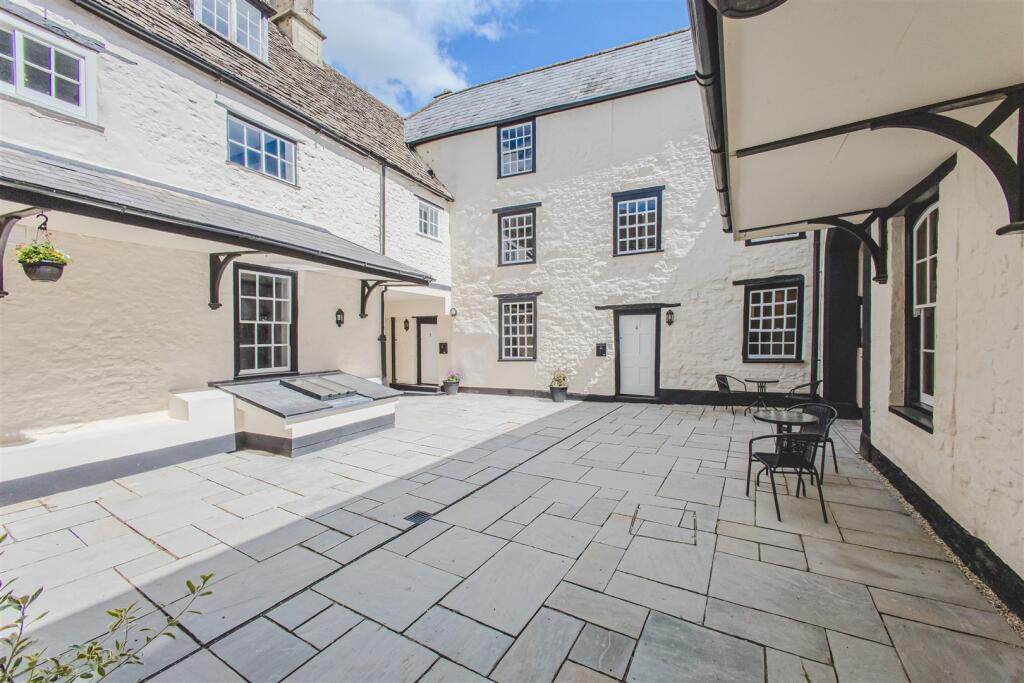 Main image of property: The Green, Calne