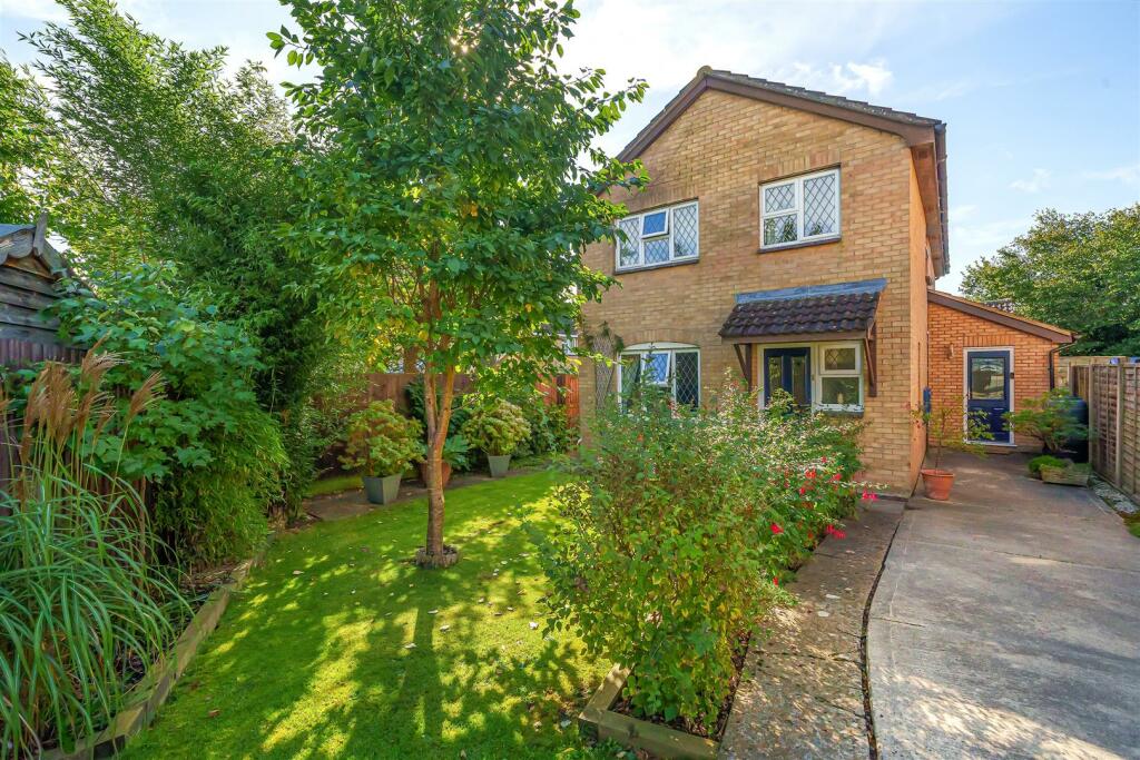 5 bedroom detached house for sale in Sherington Mead, Chippenham, SN15