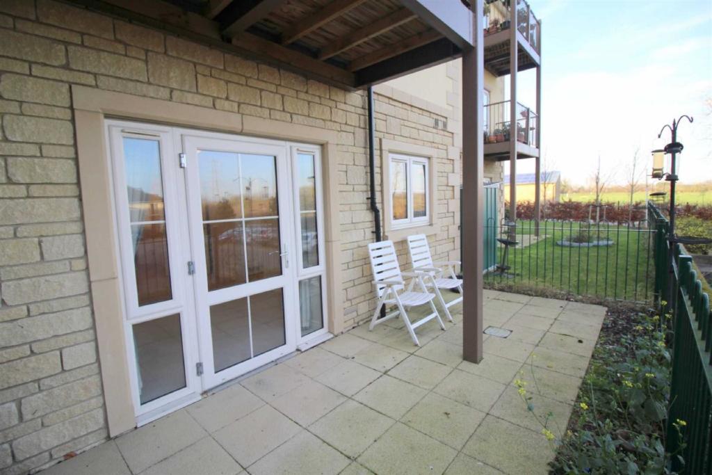 1 bedroom retirement property for sale in The Fairways, Chippenham, SN15