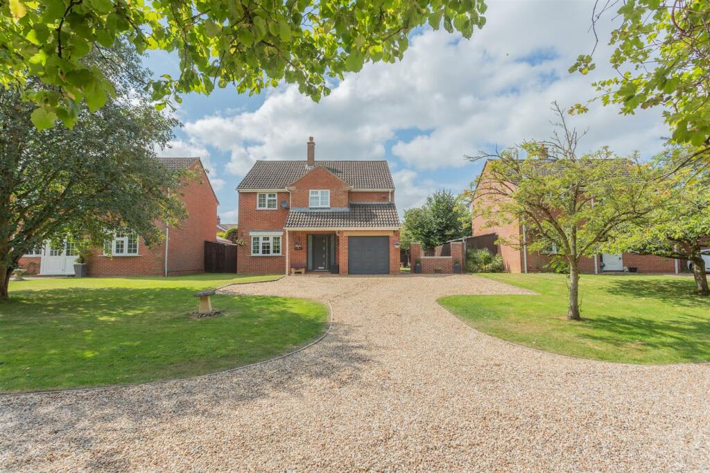 Main image of property: Roundpond, Melksham