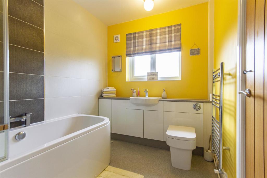 4 bedroom detached house for sale in The Hill, Glapwell, Chesterfield, S44