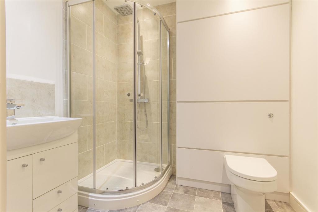 4 bedroom town house for sale in Newbold Road, Newbold, Chesterfield, S41