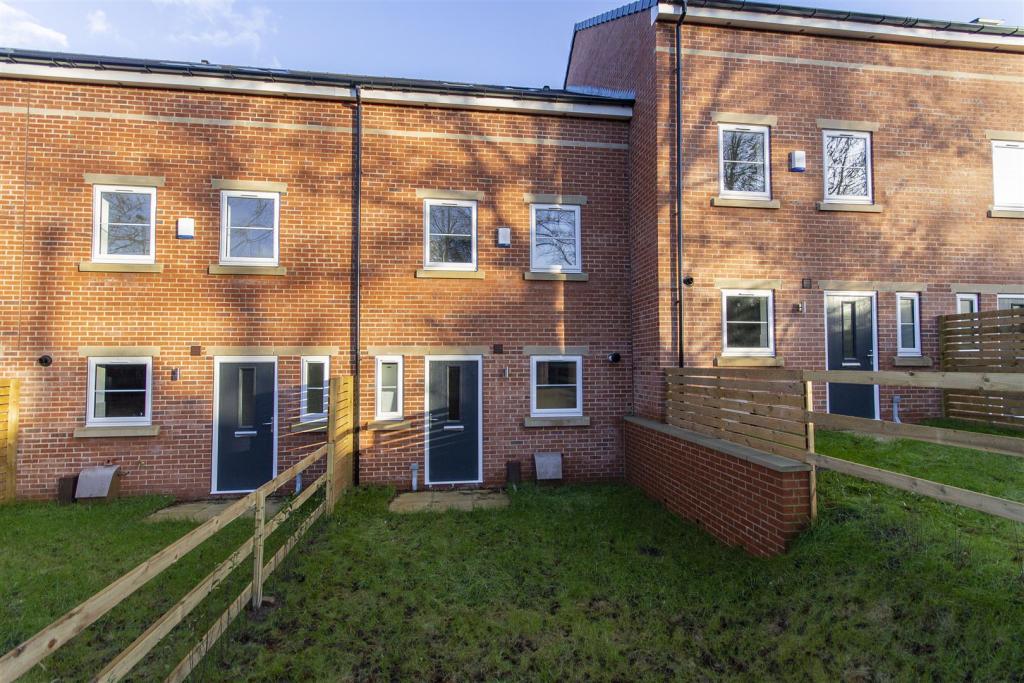 4 bedroom house for sale in Newbold Road, Chesterfield, S41