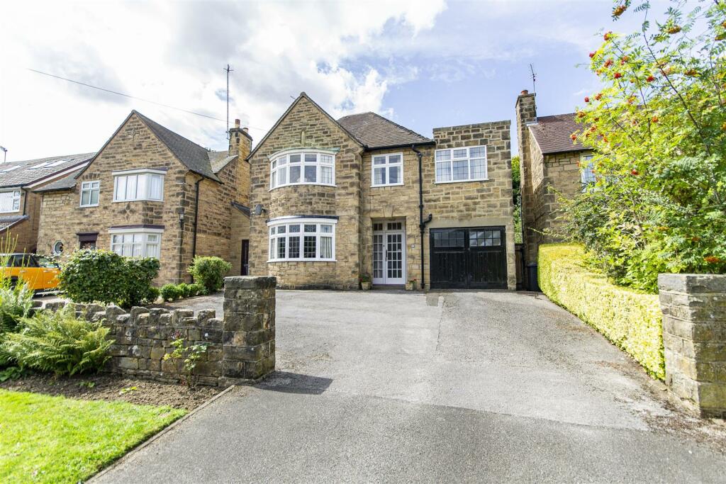 4 bedroom detached house for sale in Brookside Glen, Brookside