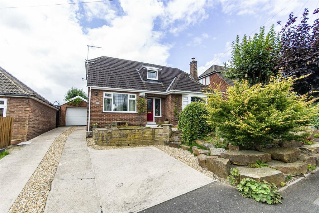 3 bedroom detached bungalow for sale in Hady Lane, Hady, Chesterfield, S41