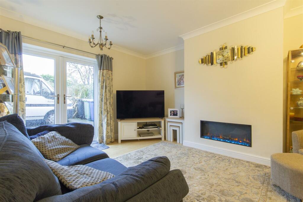 3 bedroom semidetached house for sale in Grove Farm Close, Brimington