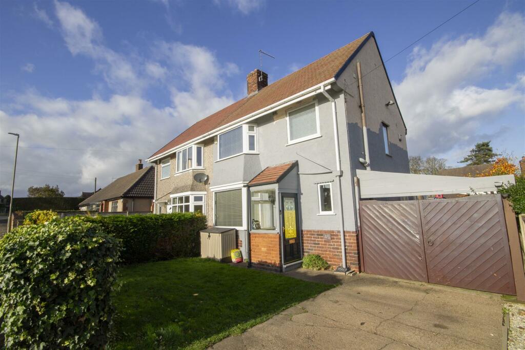 3 bedroom semidetached house for sale in Newbold Back Lane, Newbold