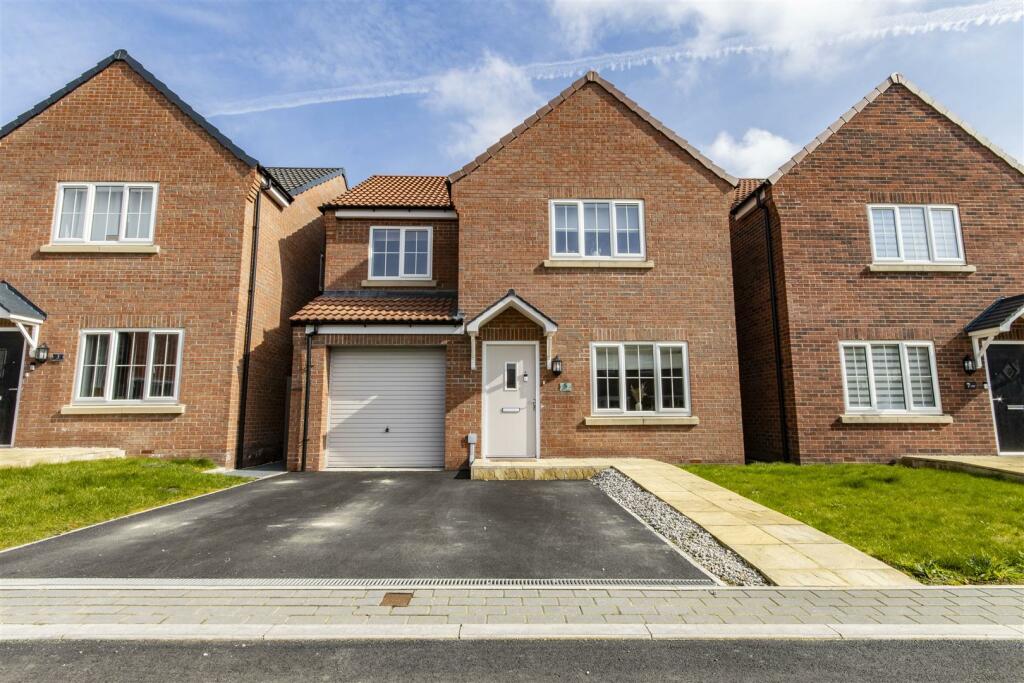4 bedroom detached house for sale in Almond Avenue, Barlborough, S43