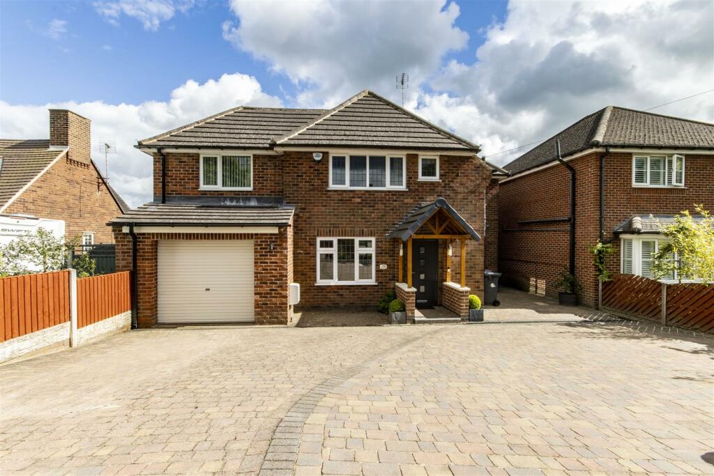 5 bedroom detached house for sale in Central Drive, Wingerworth