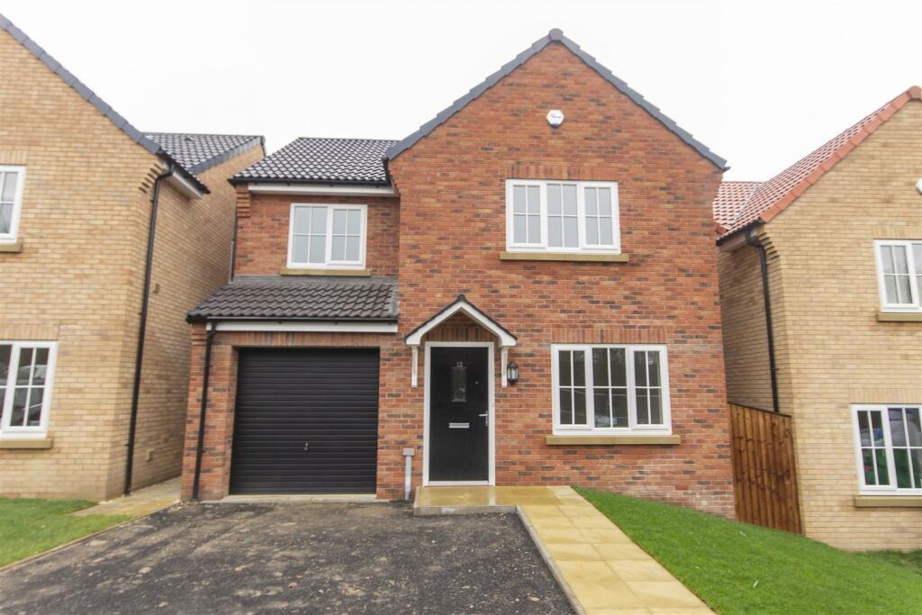 4 bedroom detached house for sale in Hawthorne Meadows, Chesterfield Rd