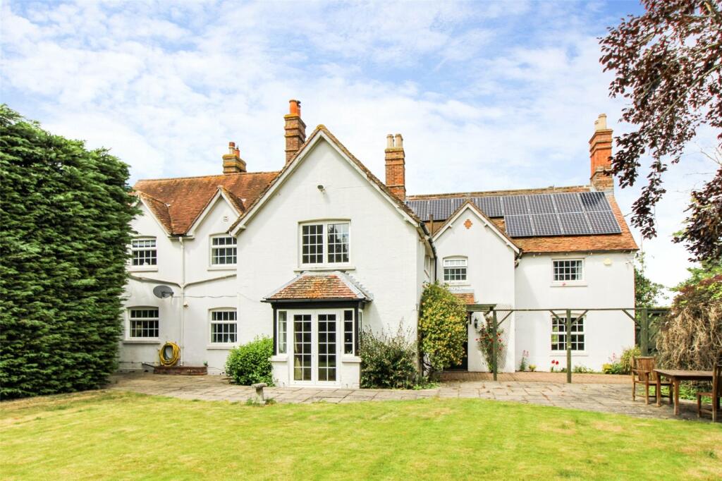 6 bedroom detached house for sale in 67 Chapel Street, Thatcham, RG18