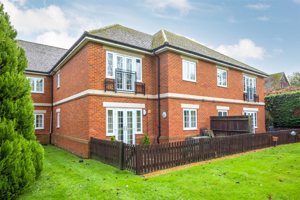 2 bedroom apartment for sale in Andover Road, Newbury, Berkshire, RG14