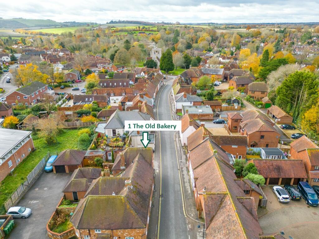 3 bedroom end of terrace house for sale in Street, Kingsclere