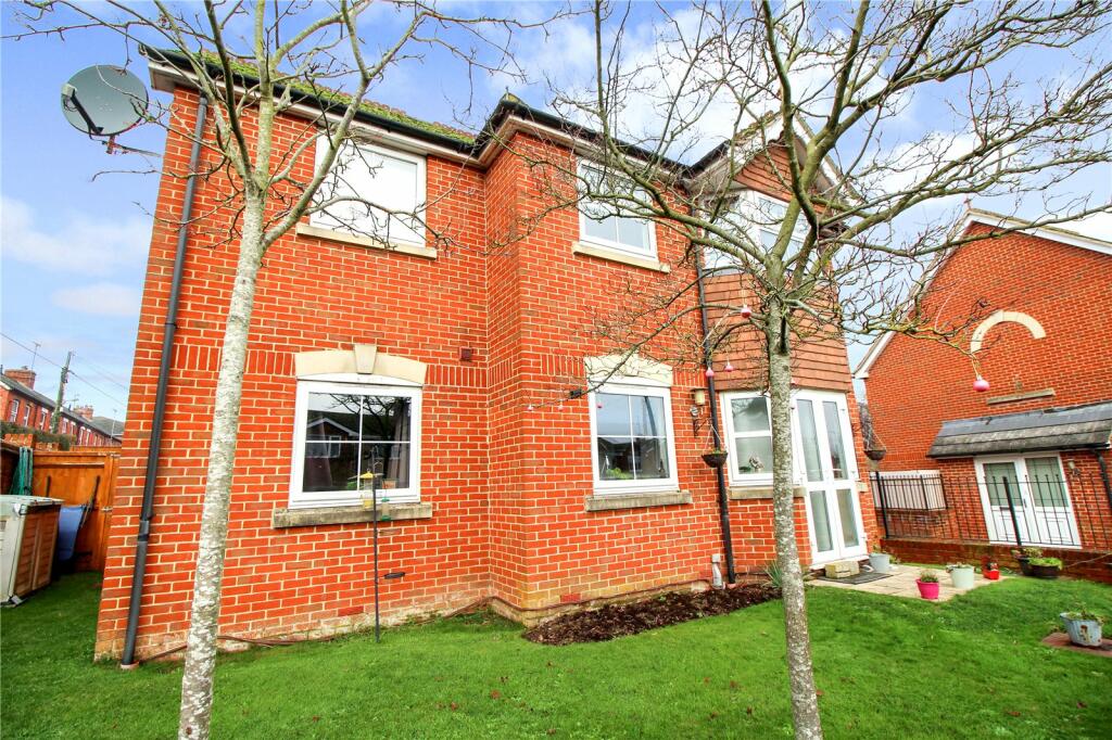 2 bedroom apartment for sale in Warren Court, Lambourn, Hungerford, Berkshire, RG17