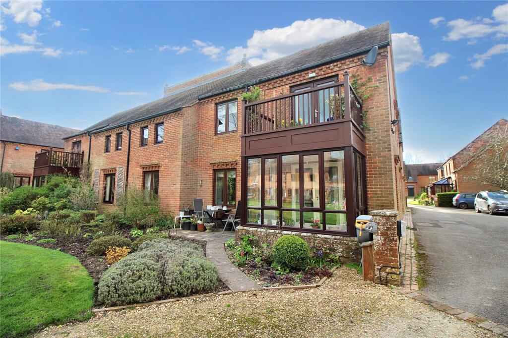 2 bedroom apartment for sale in Bearwater, Hungerford, Berkshire, RG17