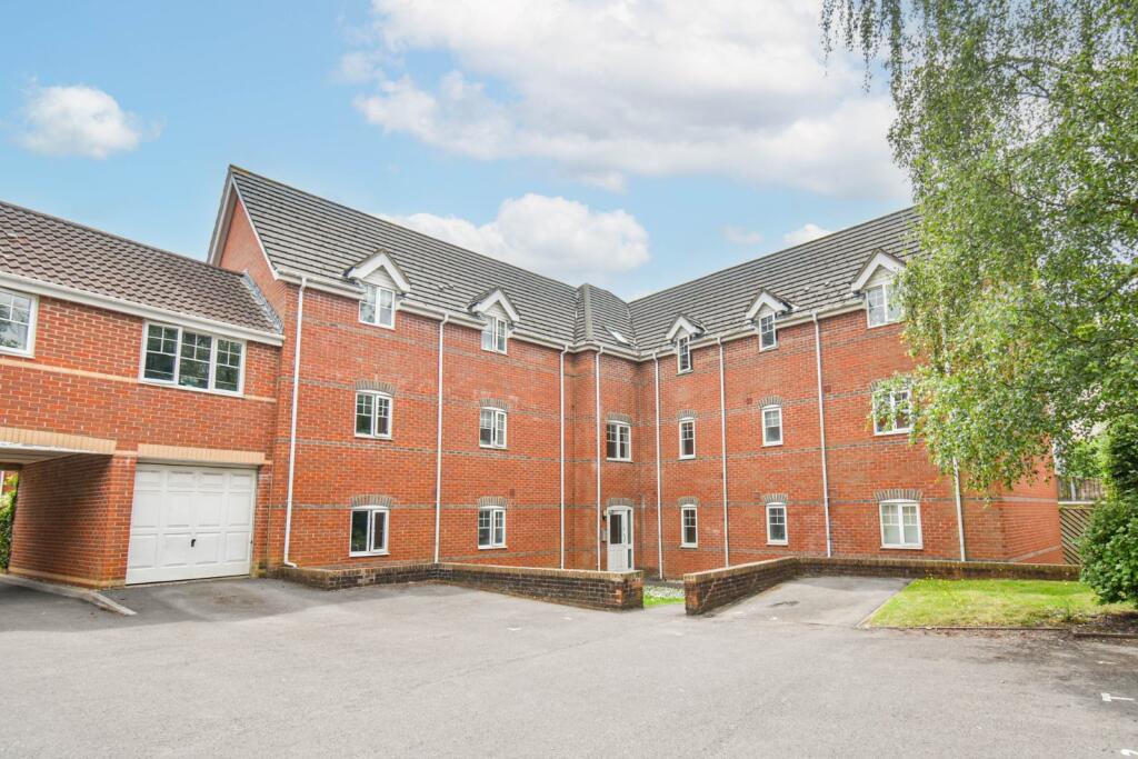 Main image of property: Windsor Court, Newbury, Berkshire, RG14