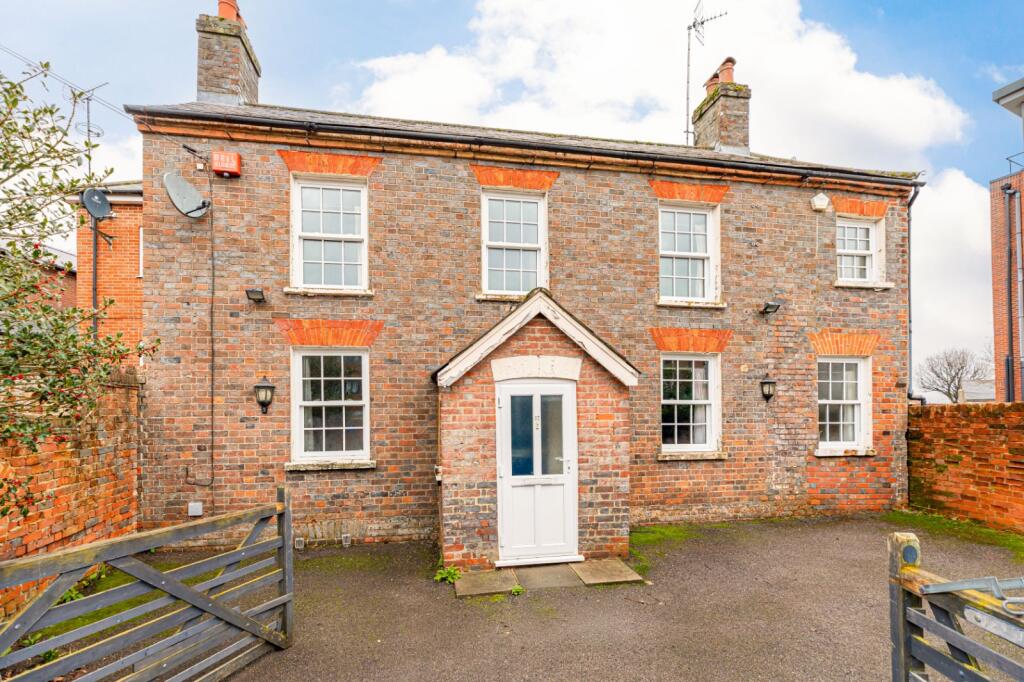 Main image of property: Oxford Road, Newbury, Berkshire, RG14