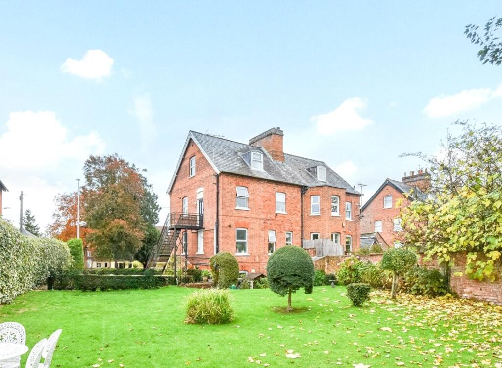 Main image of property: Oxford Road, Newbury, Berkshire, RG14
