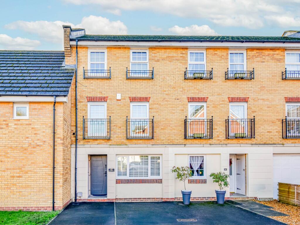 Main image of property: Martingale Chase, Newbury, Berkshire, RG14