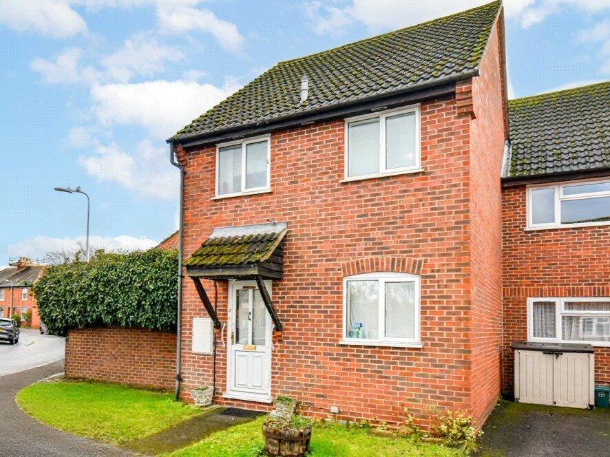 Main image of property: Lipscombe Close, Newbury, Berkshire, RG14