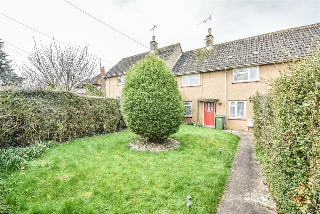 3 bedroom terraced house for sale in Chestnut Park, Kingswood, Wotton