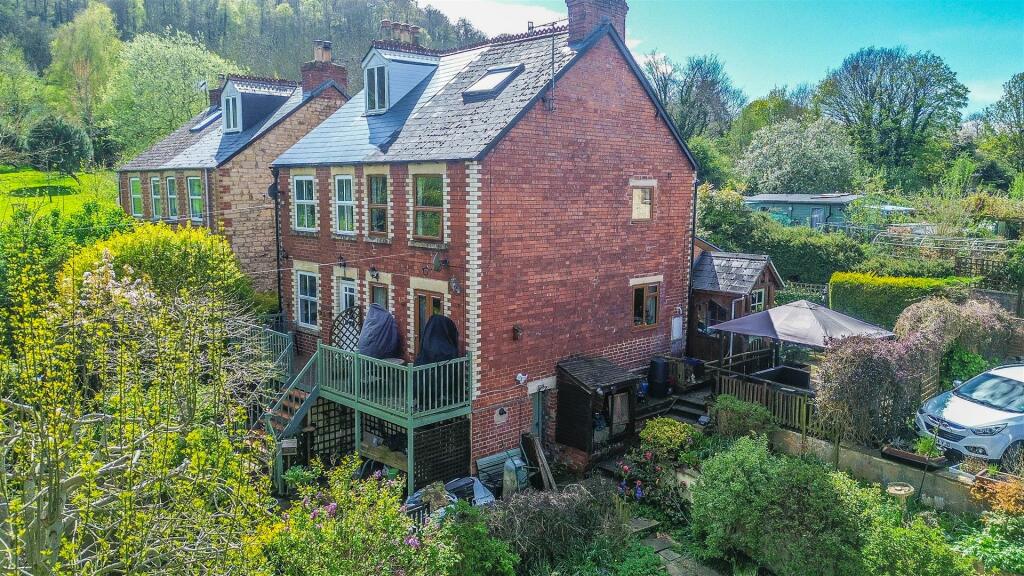 2 bedroom semidetached house for sale in Stream Cottages, Middleyard