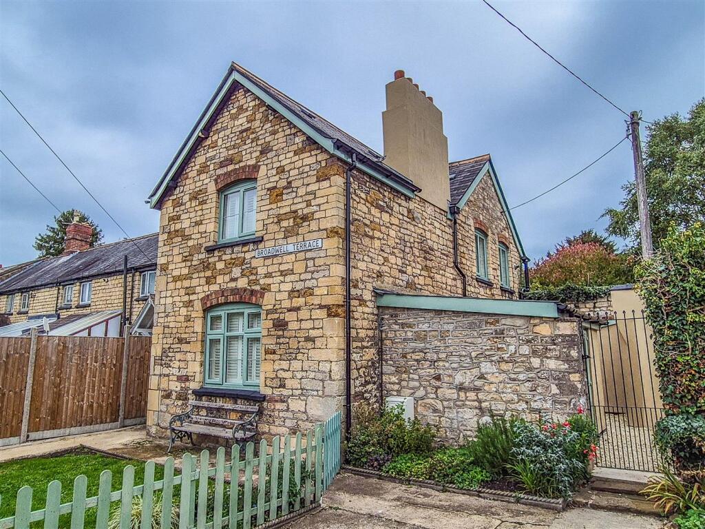 Main image of property: Broadwell Terrace, Dursley