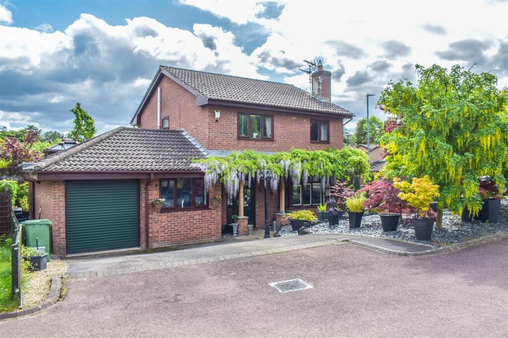 Main image of property: Lambsdowne, Dursley