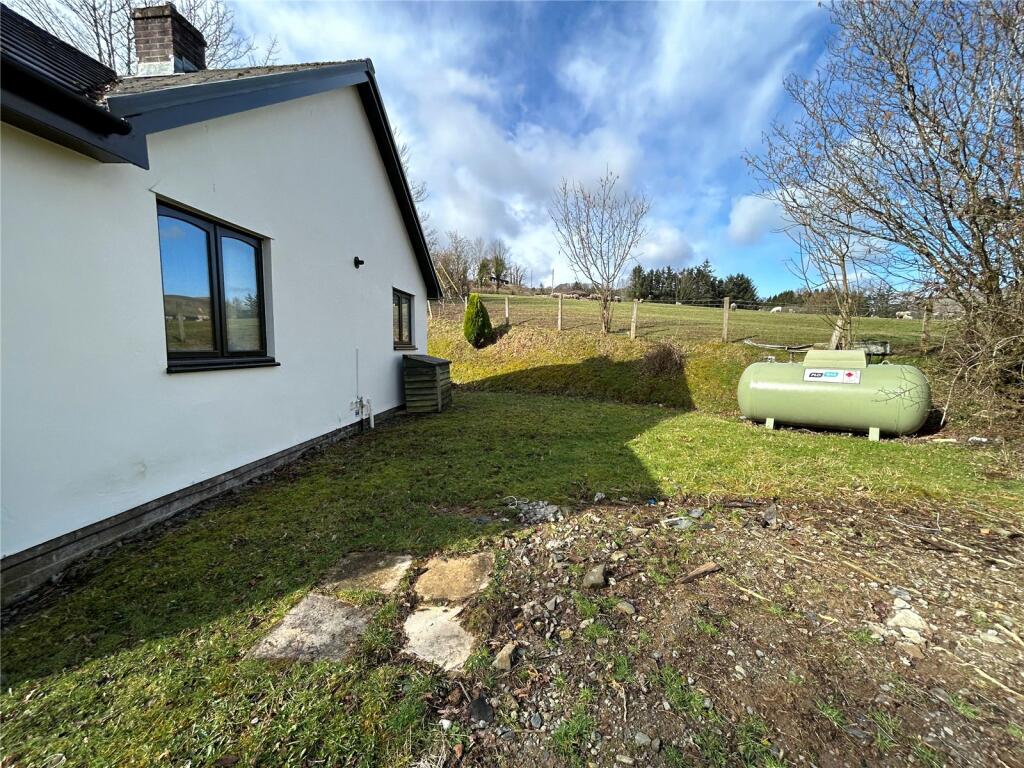 4 bedroom bungalow for sale in Bryn Y Graig, Tafolwern, Llanbrynmair