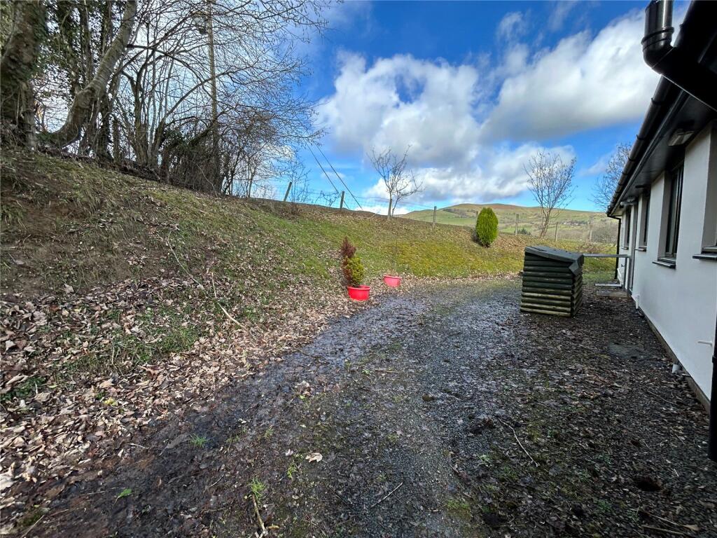 4 bedroom bungalow for sale in Bryn Y Graig, Tafolwern, Llanbrynmair