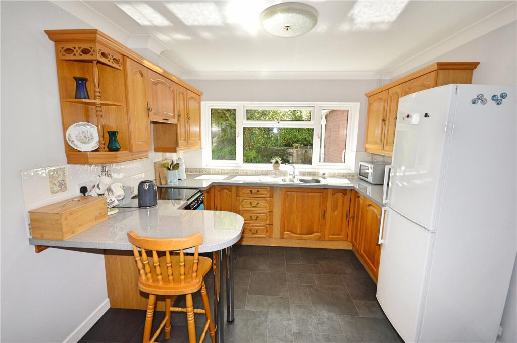 3 bedroom bungalow for sale in Dingle Drive, Canal Road, Newtown, Powys