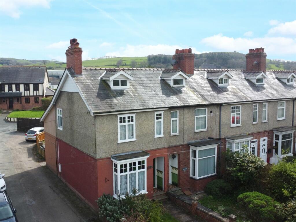 4 bedroom end of terrace house for sale in Mayfield Terrace, Llanidloes