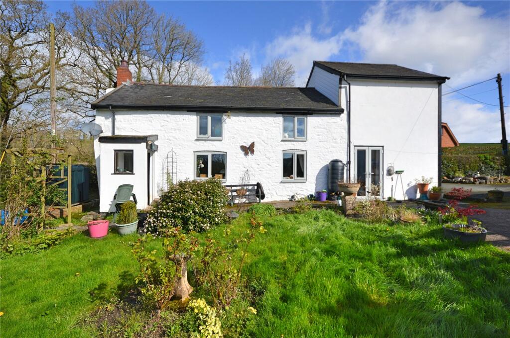 3 bedroom detached house for sale in Llanwnog, Caersws, Powys, SY17