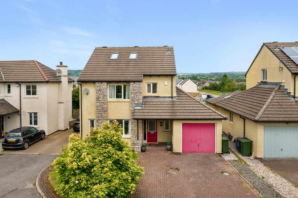 4 bedroom detached house for sale in 27 Laurel Gardens, Kendal, LA9 6FE