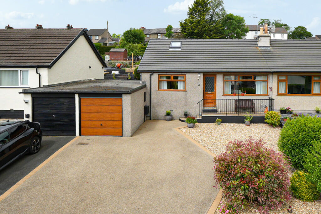 2 bedroom semidetached bungalow for sale in 6 Birchfield, Endmoor