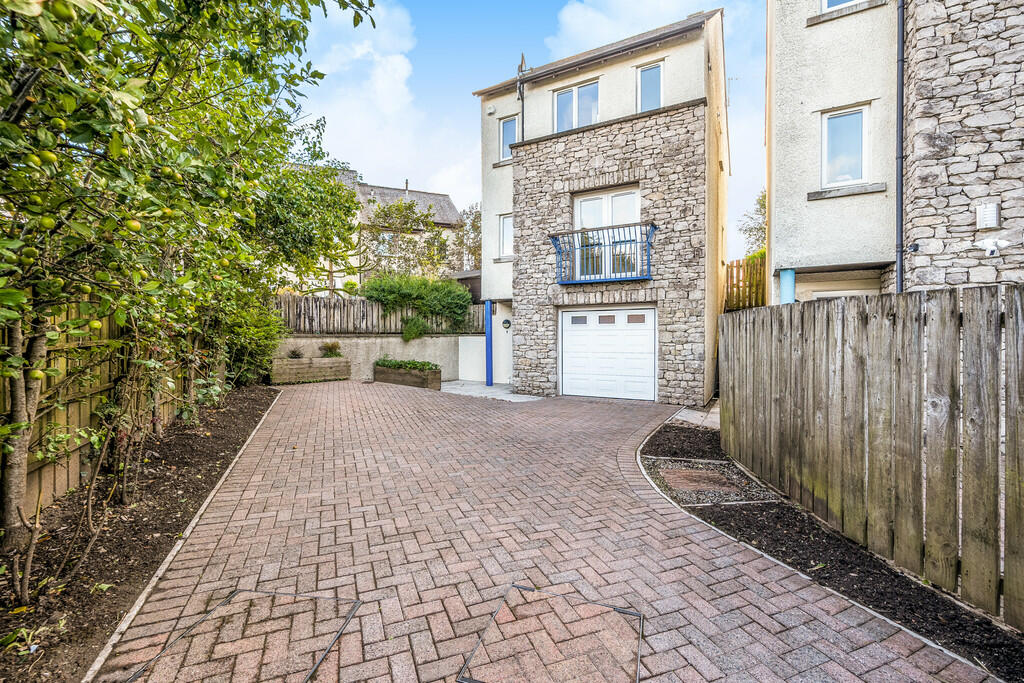 Main image of property: 8 Gilthwaiterigg Lane, Kendal, LA9 6NT 