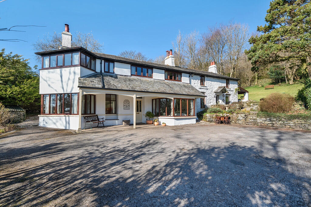 Main image of property: Mount Quharrie, Garth Row, Kendal, Cumbria, LA8 9AT